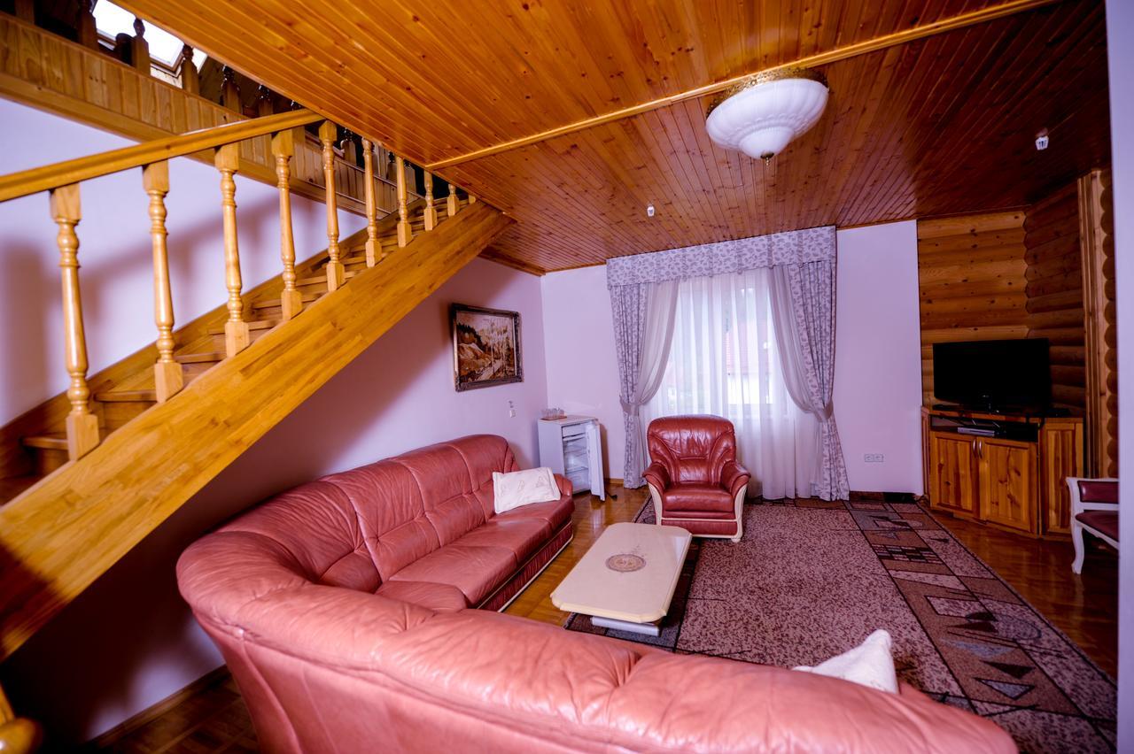 Hotel Radiola Yaremche Dış mekan fotoğraf